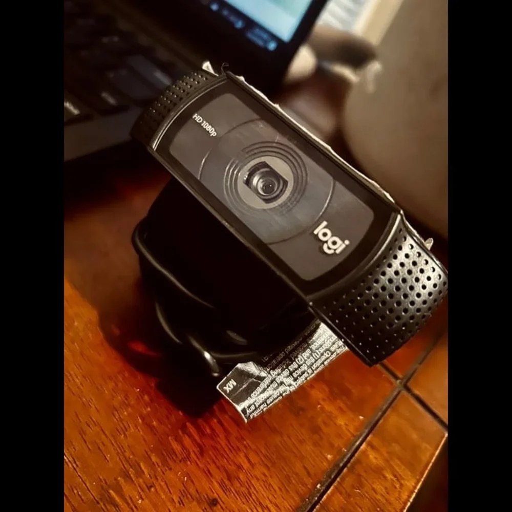 Logitech - C922 Pro Stream 1080 Video Conferencing, Streaming and Gaming Webcam